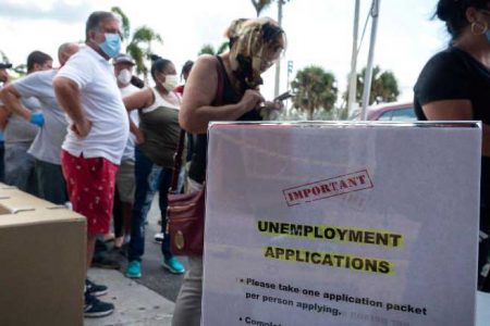 Số lượng đơn xin trợ cấp thất nghiệp của Mỹ đạt 2,4 triệu