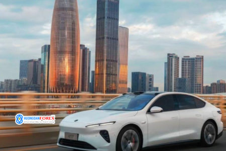 Cổ phiếu của nhà sản xuất ô tô điện Nio tăng 20% ​​khi ra mắt tại Singapore: Những điều bạn nên biết