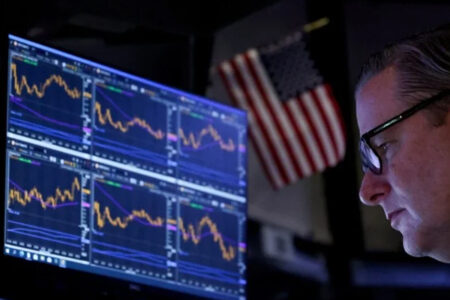 Các chỉ số chính của Hoa Kỳ đóng cửa trái chiều với Dow tăng, S&P không đổi và Nasdaq giảm