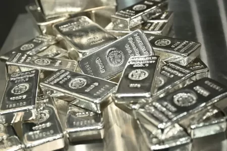 Bạc bước vào chu kỳ tăng dài hạn nhờ nhu cầu công nghiệp bùng nổ