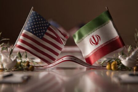 Nếu Mỹ và Iran đạt thỏa thuận hòa bình, nhà đầu tư nên mua gì? Bank of America đưa ra danh sách tài sản tiềm năng